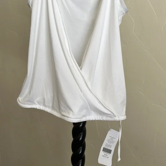 Fabletics Elaine Performance Top - Picture 4 of 4